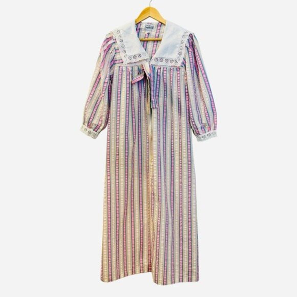 Styled by Saybury Vintage Rainbow Stripe Seersucker Housecoat Robe Size Medium - Picture 2 of 13